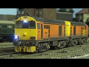 BACHMANN CLASS 20 3 ON WEEDKILLER TRAIN SOUND