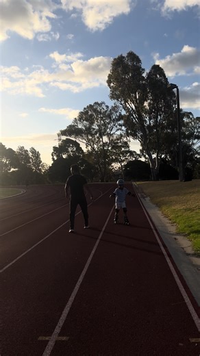 #foryoupage #viraltiktok #highlight #grow #Azzy love to do skating 🛼