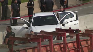 Milwaukee police shooting on I-43; teens accused after carjacking, pursuit