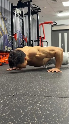 Push Ups Exercise! Start Weight Training the Right Way! 💥 #novicefitness