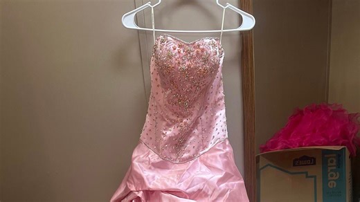 How Erie County students can find free prom dresses, suits