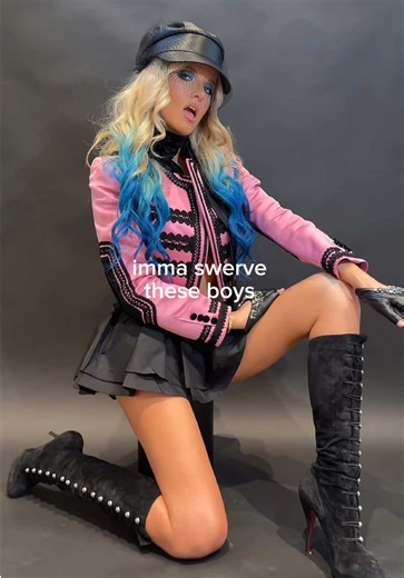 Discover Izza: Your New Favorite Pop Star