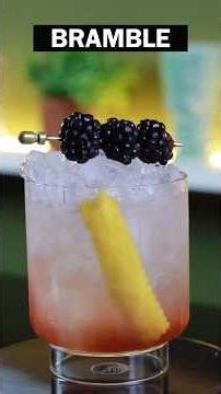 BRAMBLE COCKTAIL Gin Recipe #drinks #cocktails #mixology #bramble #gin
