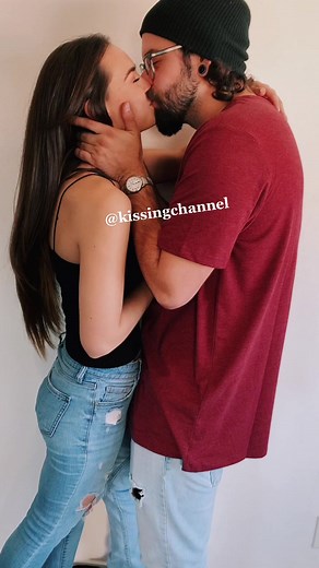 Kiss the Girl 🧜🏼‍♀️ #kissthegirl #kissthegirl😘 #kissingbooth #kissingchannel #love #cutecouple #couplegoals #loving #boyfriend #girlfriend #couples
