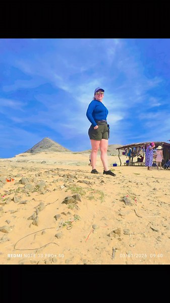 El Cabo de la Vela es un destino turístico remoto y mágico en la península de La Guajira, Colombia, conocido por la unión del desierto y el mar Caribe, paisajes únicos, playas hermosas y la cultura indígena Wayuu.#colombiana🇨🇴