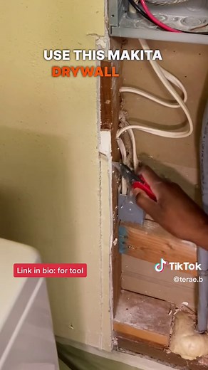 Cut Drywall Like a Pro with the Makita Drywall Saw