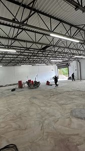 Is the floor in your warehouse starting to look old, dirty, worn down, or outdated? Heavy foot traffic, forklifts, spills, and years of use can take a toll on concrete — but that doesn’t mean you need to live with a damaged or unattractive surface. A seamless epoxy floor system is one of the best upgrades you can make for any commercial or industrial facility. These floors don’t just look clean and modern — they offer superior durability, chemical resistance, easy maintenance, and long-term perf