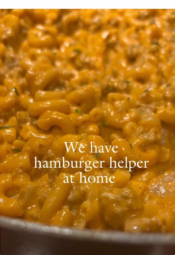 Try this quick lazy meal🔥 Hamburger Helper Recipe - 1 tosp olive oil - 1 yellow onion, diced - 5 garlic cloves, minced - 1 lb ground beef - 1 tbsp tomato paste - 1 tsp salt - 2 tsp Italian seasoning - 1 tsp paprika - 1/2 tsp black pepper - 3 cups beef broth - 1 1/2 cups heavy cream - 1 lb pasta noodles - 1 cup shredded cheddar cheese - fresh parsley, for garnish & Parmesan cheese 1. Heat the olive oil in a large pan, then add the onion and cook until soft and fragrant. 2. Stir in the garlic and