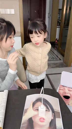 你們讚同姐姐的做法嗎？Do you guys agree with what my sister did? #funny #孩子就是拿来玩的 #骗你生娃系列