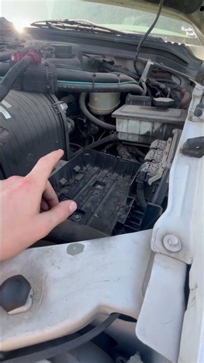 Trying to get the 6.0 PowerStroke Ambulance Started! #shorts