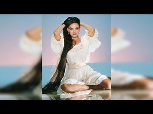 Crystal Gayle talks about her iconic long hair | On the Record