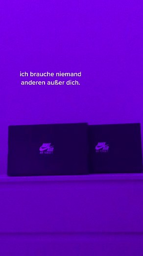 Nike Box Unboxing with A Unique Ambiance