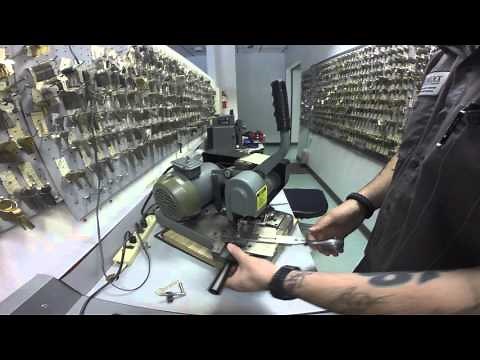 Cutting a Medeco Biaxel Key