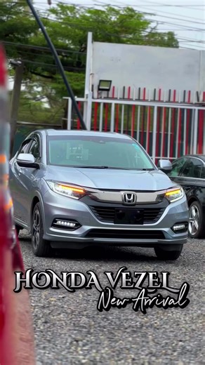 Grab this New Arrival Notable specs; 1500cc Petrol Engine || Automatic Transmission Manual adjustable seats || Multi-functional steering || Power Steering || Reverse Camera ||Alloy Rims || Fog Lights ||Electronic Hand brake || Cruise Control|I Traction Control ||Push to start Ignition || Half leather seats || Anti collision sensors. PRICE KSH 2,790,000 #vezel #hondavezel #fypシ゚viral🖤tiktok #fyppppppppppppppppppppppp