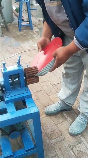 Hand-Cranking Metal: From Flat Sheet to Curved Lid #youtubeshorts