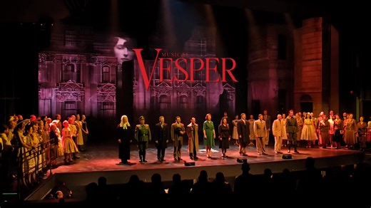 ♪ 𝕍𝕖𝕤𝕡𝕖𝕣 ♪ "Vesper" wróciła na scenę! A razem z nią wróciły emocje, wzruszenia i muzyka, która porusza do głębi. Rozpoczęliśmy kolejny set z musicalem Gary'ego Guthmana w reżyserii Michała Znanieckiego i mamy nadzieję, że będziecie towarzyszyć nam w tej pięknej podróży aż do marca 🎭 Do zobaczenia na spektaklach 🎶 Bilety dostępne są w kasie OiFP oraz w sprzedaży online pod adresem ➡️ https://tiny.pl/w59zstfv | Opera i Filharmonia Podlaska - Europejskie Centrum Sztuki w Białymstoku