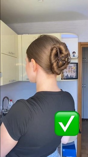 How to do a Claw Clip Bun Hairstyle…Wait for the result 😍#hairstyle