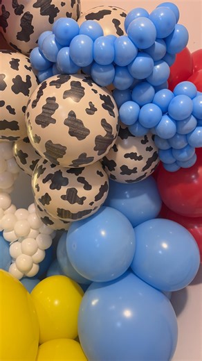 Professional Balloon Stylist | Melody Kammer✨ on Instagram: "“You’re so expensive” usually comes from only seeing the final result. What you don’t see are the hours of prep, inflating, tying, designing, loading, and problem solving before I ever walk into a room. The price isn’t just balloons. It’s time, experience, and one less thing for a client to manage. Let me handle the details so your event feels effortless. Distributor: @balloons_direct Balloons: @kalisanballoons @sempertex @tuftexballoo