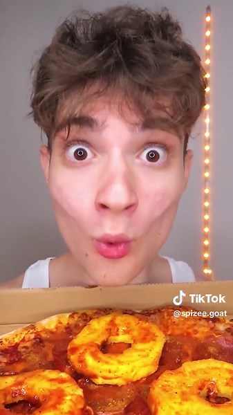 World's Spiciest Pizza Challenge with Carolina Reapers and Red Hot Reaper Powder