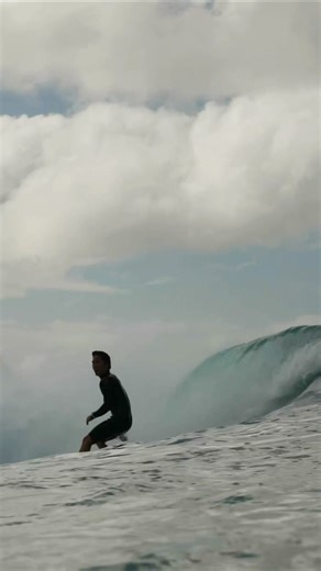 7.7K views · 308 reactions | Banzai Pipeline Tight Squeze | Waves of the World on YouTube | Facebook