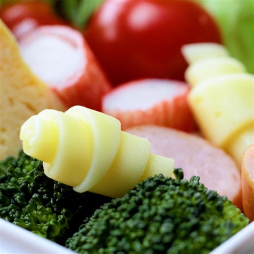 スライスチーズを巻くだけでこんなに可愛いの！？ / Cheese Croissant レシピはこちら！https://www.buzzfeed.com/jp/taosuzuki/cheese-croissant 作ったらコメント欄に写真を投稿してくださいね！😊✨ | Tasty Japan