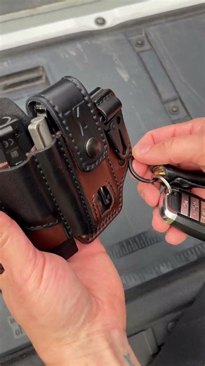 The BEST Multitool Sheaths! Load up your Multitool and Flashlight in a MPU Flap Tux Clip #tools #edc