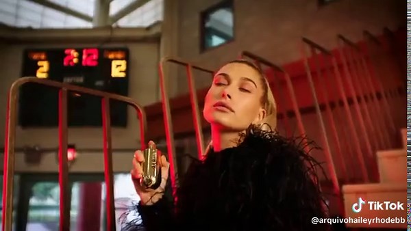 Hailey Bieber Stuns in Carolina Herrera Fashion Show