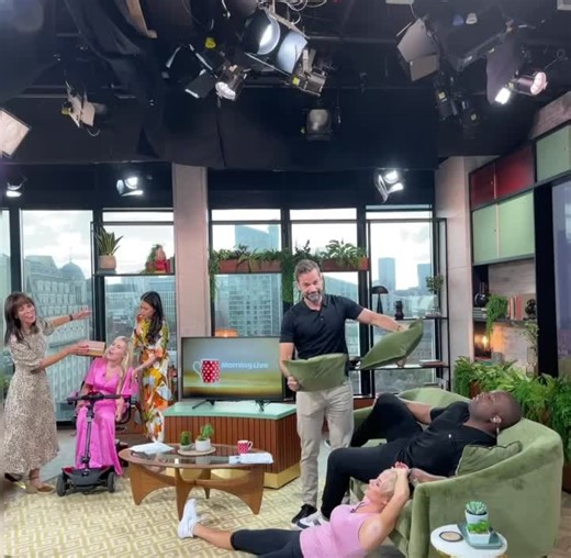 If you missed Wednesday's #BBCMorningLive show, you can now catch up on BBC iPlayer 📺 Click the link below to catch up 👇https://www.bbc.co.uk/iplayer/episodes/m000nxkq/morning-live 🏖 Mavis Ackerley warns us about holiday scams 🩺 Dr Esho explains hyperhidrosis ❤️ Nikki Fox on mental health, wellbeing & equal rights for people with disabilities 🎙 Michelle Mcmanus on her BBC sounds show Our Lives 🍽 OJ Borg investigates food labelling problems ☀️ Sarah-Jane Crawford and coping with the hot wea