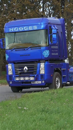 Renault Magnum 440 MACK - HODGES - Truckfest Original leaving