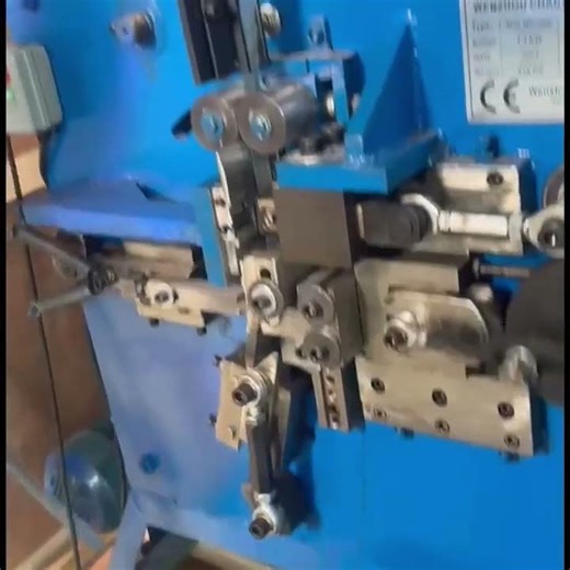 Making PP strap clips from scrapped sheets with more efficient slitting machine