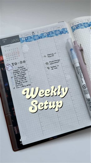 My first full weekly spread in Hobonichi Cousin! Last year I used a Hobonichi a5 notebook. It gave me the opportunity to try different things with the weekly layout. I am keeping it simple this week. Just snowy washi tape and some practical stickers. Journal supplies you see in this video are Hobonichi Alettone a5 brown cover Hobonichi Cousin 2026 Hobonichi pencil board Hobonichi Stencil Zig Clean Color Dot pen Uniball One 0.38 mm Shachihata connecting letter stamps VersaMagic Midnight Black ink