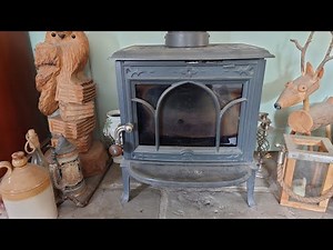 SWEEPING A NORWEGIAN JOTUL F100 WOOD BURNING STOVE.