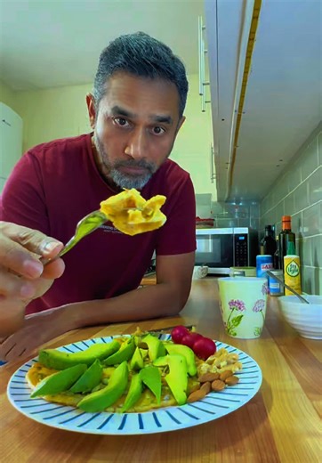 Healthy Diabetic Meal Ideas: Crispy Cheese, Salmon & Avocado