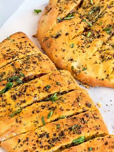 How to make Garlic Bread in a pressure cooker