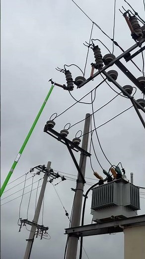 How Linemen Safely Cut High Voltage! 😱 #Lineman #shorts