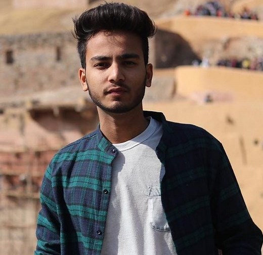 Elvish Yadav Height, Age, Girlfriend, Family, Biography » StarsUnfolded