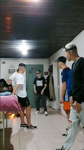 PIBE DE TIKTOK BAILANDO TURRO