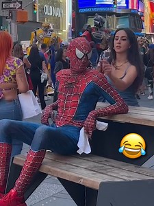 378K views · 1.9K reactions | Shoulder Tapping Prank. 藍 | No One Cares | Facebook