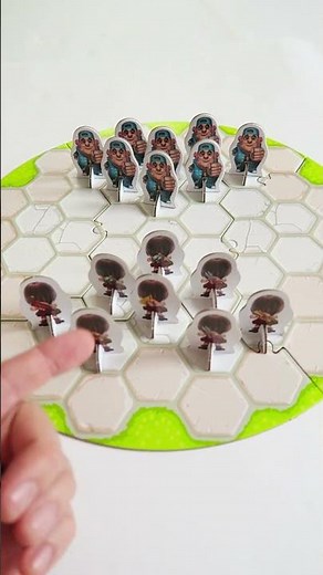 ЦУ-Е-ФА! Камень, ножницы, бумага 👍 #shorts #настольныеигры #настолки #рябухин