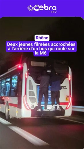 L'Est Républicain on Instagram: "La scène a été filmée et diffusée sur X : on y voit deux jeunes accrochés à l’arrière d’un bus du réseau TCL, sur la M6, ex-portion d’autoroute A6, près de Lyon. La préfecture rappelle que ce comportement peut coûter la vie ⚠️ 📞 Contacté ce samedi soir, le réseau TCL n’était pas en mesure de fournir d’explications. Pas d’information, non plus, concernant l’état de santé de ces deux passagers très particuliers. Sollicitée également, la Police nationale n’a pas co