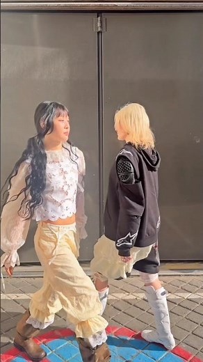 POV: Our headphones got switched 💅👖 ‪@LoloZouai‬