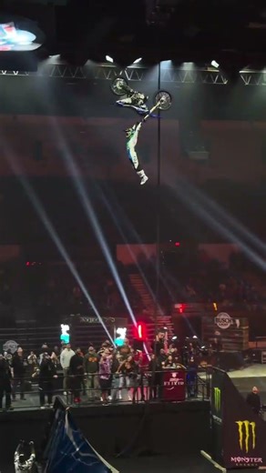The man touched the ceiling!!!