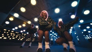 On vous présente Theodora, la pop star de chez nous que vous allez croiser partout en festival