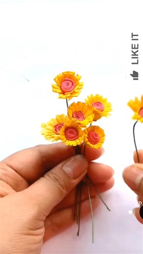 Easy Paper Flower Vase Craft 🌸 | DIY Flower Decoration Idea#Shorts #PaperCraft #DIY