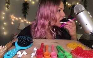 HunnieBee ASMR |可食用梳子 小勺子 耳机 咀嚼音