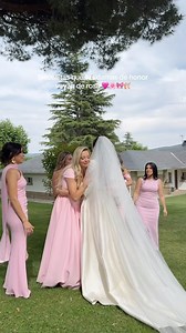 Oh Juliette on Instagram: "Ideas de damas de honor en tonos rosas 🩷🌸🎀🩰 Para mí era indiscutible el color 😂 #damasdehonor #bridemaid #vestidodamadehonor"