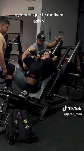 cuando tus gymbros te obligan a llegar al fallo es otro tipo de sensación ❤️‍🩹 #fypシ #gymtok #powerlifting #superacionpersonal #honduras #gymmotivation #gymbros #real #realshit #hacksquat