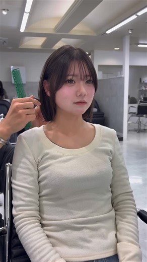 笹岡祐希/大阪ボブ/韓国ボブ/心斎橋/地毛風ストレート on Instagram: "タッセルボブレイヤー×地毛風ストレート cut @sasa__bob . ✔️ばっさりカット悩んでる方 ✔️ボブ失敗したくない方 ✔️毛量が気になる方 ✔️乾かし方、スタイリング分からない方 ✔️美容室迷ってる方 ✔️癖が気になる etc... . 切る人によって仕上がりは全く変わります！ 是非一度僕にお任せ下さい😍 . 【ご予約】 プロフィールのURL・電話又はDMにてご予約可能です！ . 【営業時間】 平日 11:00〜20:00 土日 11:00〜20:00 . 【場所】 〒542-0085 大阪府大阪市中央区心斎橋筋１丁目４−１２ 心斎橋日光ビル 5F . 迷われたり相談などございましたらDMにてお気軽にお声がけください🤩 . . #大阪ボブ #大阪美容室 #韓国ボブ #タッセルボブ #地毛風ストレート"