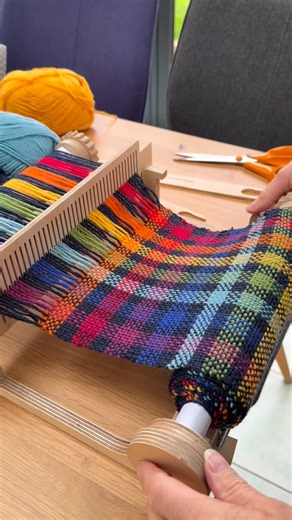 Taking the weave off the rigid heddle weaving loom. Our weaving kits are available in our TabbyandTweed website shop for UK delivery and our TabbyandTweed Etsy shop for delivery elsewhere. #rigidheddleloom #weavingloom #learntoweave #weaving #weavingkit | TabbyandTweed