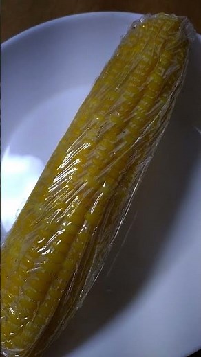 トウモロコシを電子レンジで蒸していく。#トウモロコシ#蒸す#電子レンジ料理 #電子レンジレシピ #おいしい #食べ物